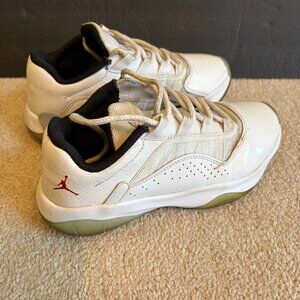 Nike Air Jordan CMFT Sneakers Youth Size 5Y White Red CZ0907-162